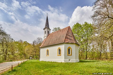 Gemeinde Erharting Landkreis Mühldorf Hampersberg Kirche Außen (Dirschl Johann) Deutschland MÜ